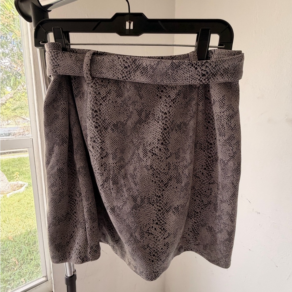 Gray Snakeskin Print Skirt